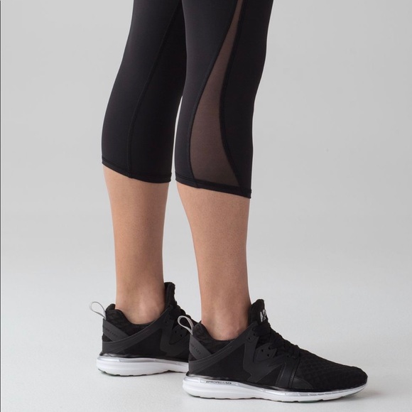 Lululemon Train Times 17” Cropped Leggings - Picture 5 of 5
